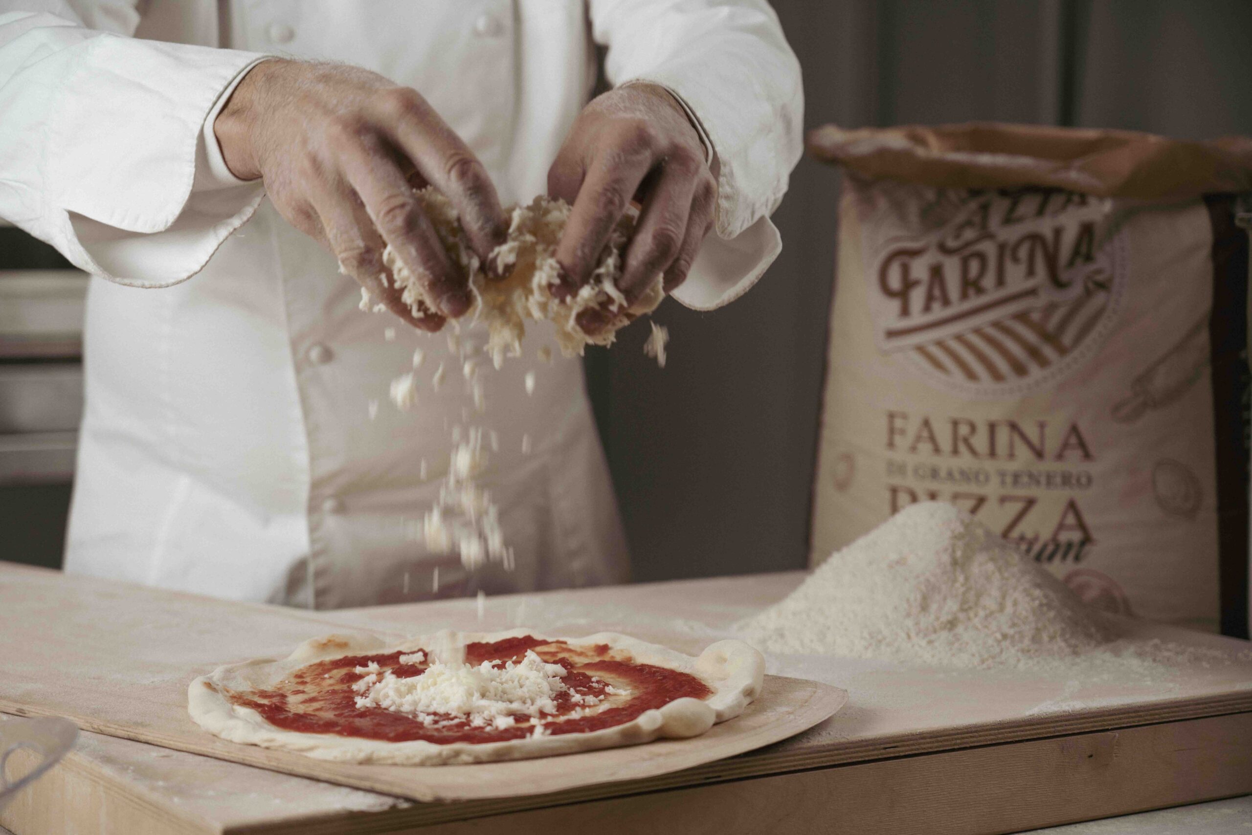 La Guida Completa alla Scelta della Migliore Farina per la Pizza Fatta in Casa La Guida Completa alla Scelta della Migliore Farina per la Pizza Fatta in Casa